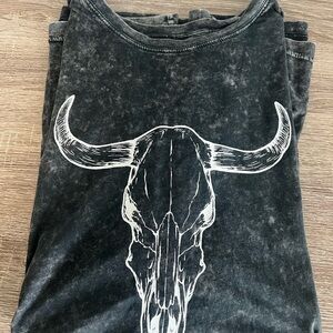 Women’s Graphic Tee